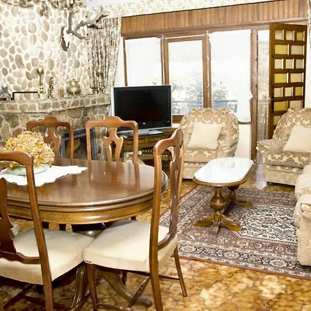 Nyaraló Spacious House In Abejar