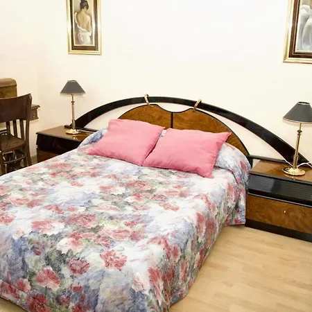 Spacious House In 別荘