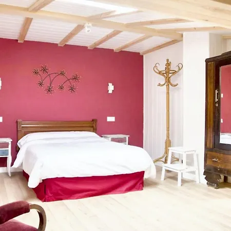 Spacious House In Nyaraló Abejar