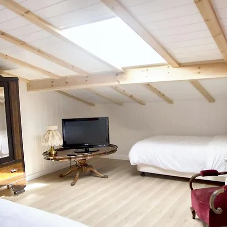 Nyaraló Spacious House In *