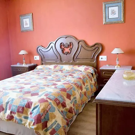 Spacious House In Nyaraló