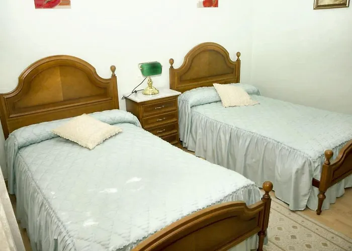 Spacious House In 펜션 아베하르