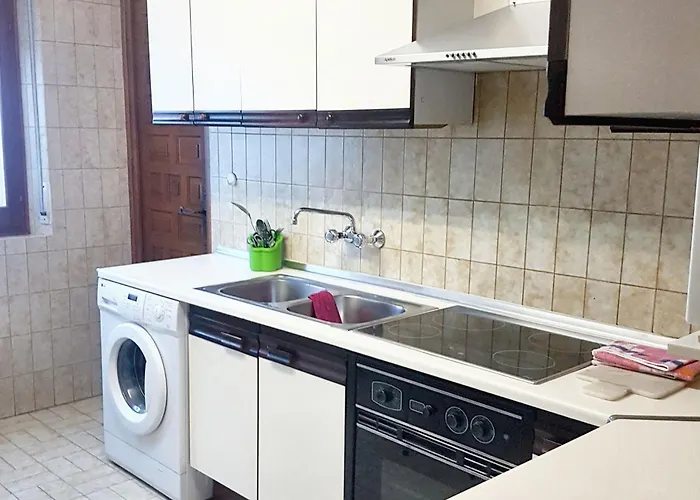 Spacious House In * 아베하르